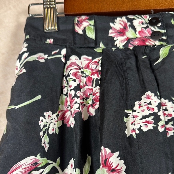 Vintage Hattie Carnegie 100% Silk Pleated Shorts Small Flowy Boho High Waist - Picture 4 of 14